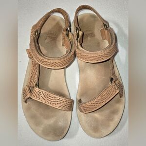 TEVA WOMEN MIDFORM UNIVERSAL GEOMETRIC TAN Leather SANDAL 8